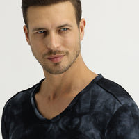Koyu Yesil V Yaka Batik Desenli Sweatshirt