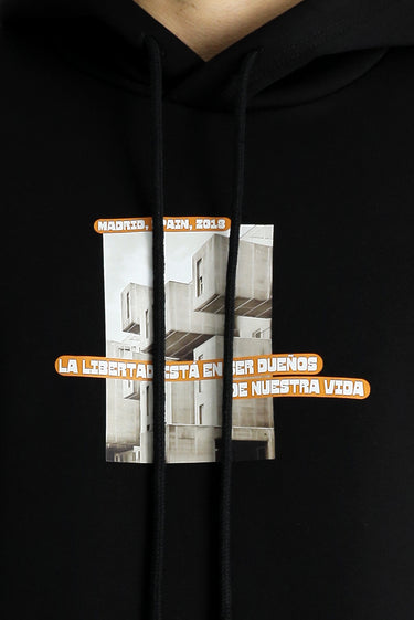 Siyah Kapüşonlu İçi Polarlı Baskılı Pamuklu Sweatshirt