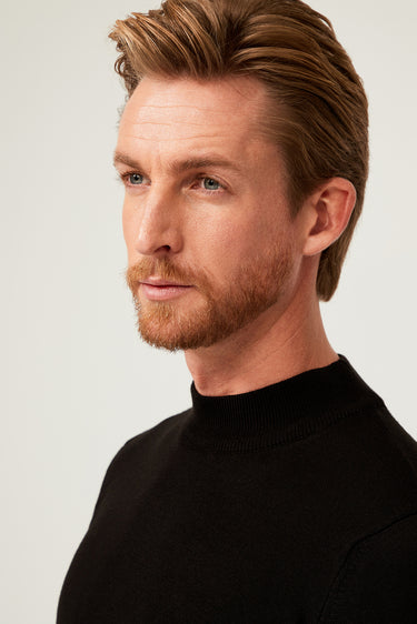 Siyah Yarım Balıkçı Yaka Regular Fit Triko Kazak