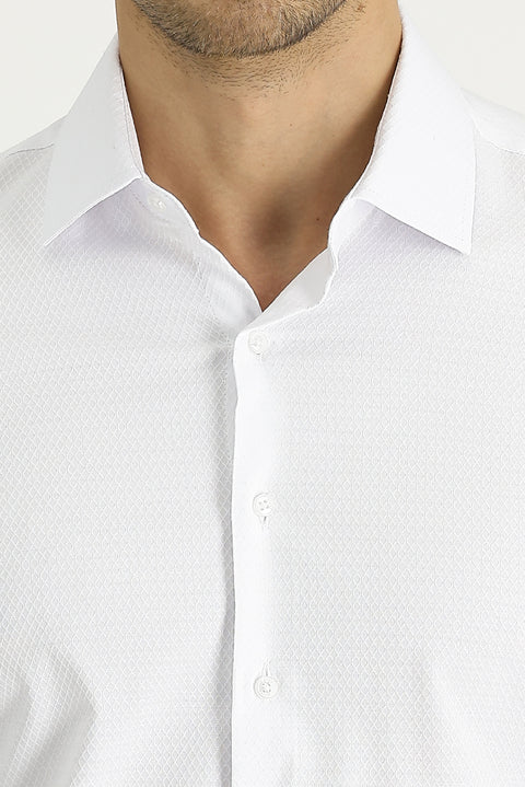 Beyaz Uzun Kol Slim Fit Dar Kesim Klasik Desenli Pamuklu Kolay Ütülenebilir Gömlek