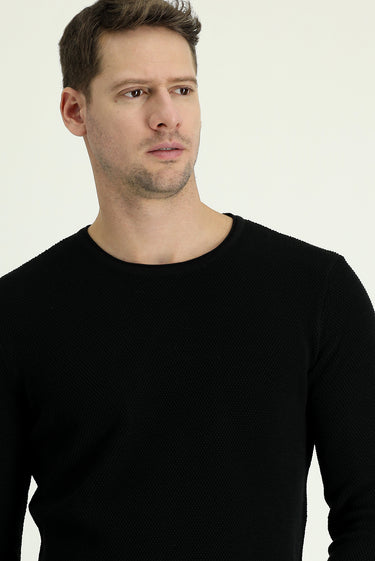 Siyah Bisiklet Yaka Slim Fit Dar Kesim Desenli Pamuklu Triko Kazak