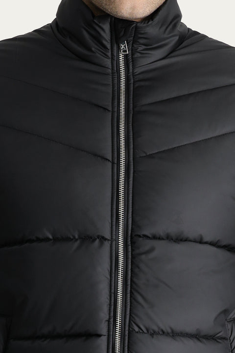 Siyah Slim Fit Dar Kesim Şişme Spor Mont