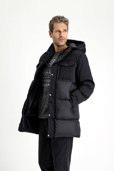 Siyah Kapüşonlu Spor Şişme Kaban