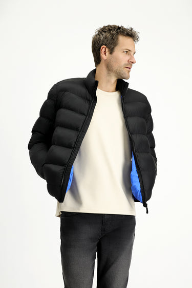 Siyah Çantalı Spor Şişme Mont