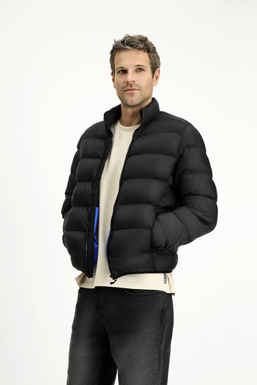 Siyah Çantalı Spor Şişme Mont