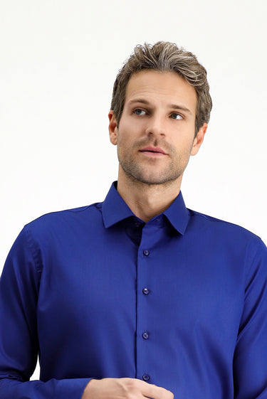 Orta Lacivert Uzun Kol Slim Fit Dar Kesim Klasik Non Iron Saten Pamuklu Gömlek