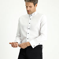 Beyaz Ata Yaka Slim Fit Dar Kesim Pamuklu Kolay Ütülenebilir Gömlek