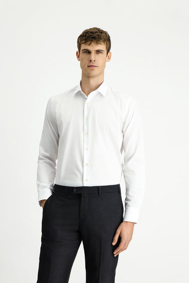 Beyaz Uzun Kol Slim Fit Dar Kesim Klasik Non Iron Pamuklu Gömlek