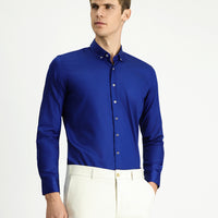 Orta Lacivert Uzun Kol Slim Fit Dar Kesim Non Iron Ütü Gerektirmeyen Pamuklu Düğmeli Yaka Gömlek