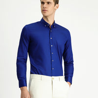 Orta Lacivert Uzun Kol Slim Fit Dar Kesim Non Iron Ütü Gerektirmeyen Pamuklu Düğmeli Yaka Gömlek