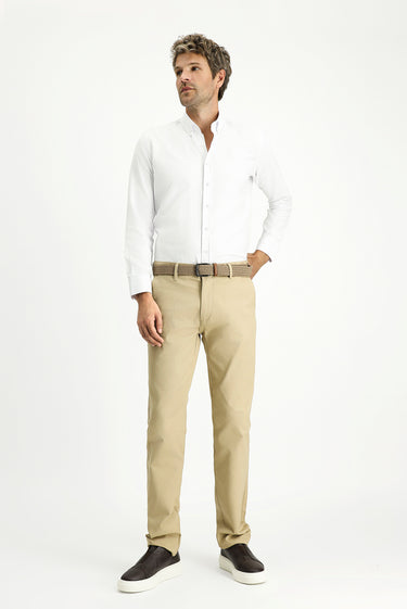 Beyaz Uzun Kol Slim Fit Düğmeli Yaka Oxford Pamuklu Kolay Ütülenebilir Gömlek