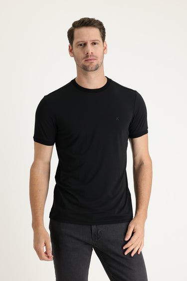 Siyah Bisiklet Yaka Slim Fit Dar Kesim Nakışlı Tişört