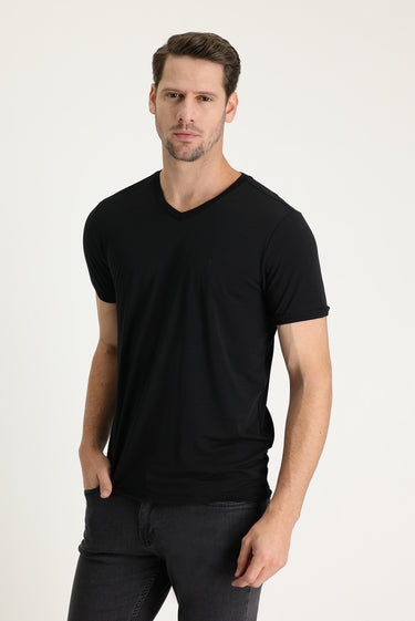 Siyah V Yaka Slim Fit Dar Kesim Nakışlı Tişört