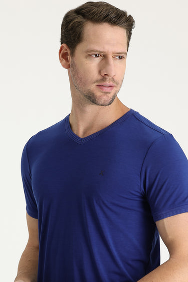 Saks Mavi V Yaka Slim Fit Dar Kesim Nakışlı Tişört