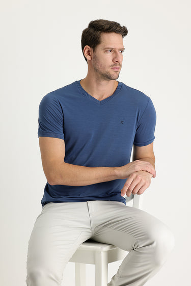 Koyu İndigo V Yaka Slim Fit Dar Kesim Nakışlı Tişört