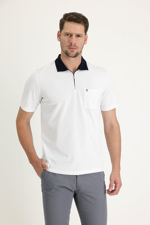 Beyaz Cepli Polo Yaka Regular Fit Fermuarlı Nakışlı Tişört