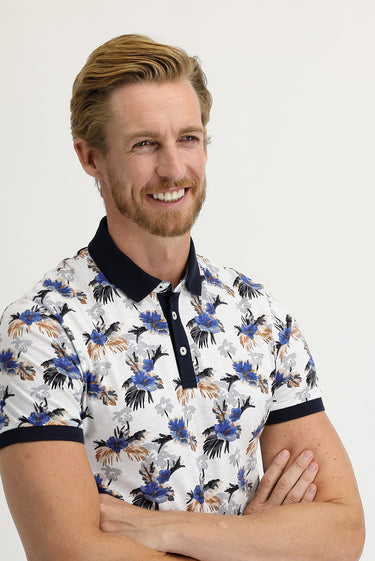 Beyaz Polo Yaka Super Slim Fit Ekstra Dar Kesim Baskılı Pamuk Tişört