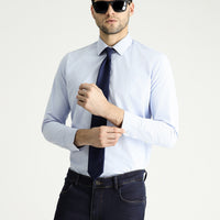 Uçuk Mavi Uzun Kol Slim Fit Dar Kesim Klasik Desenli Pamuklu Gömlek
