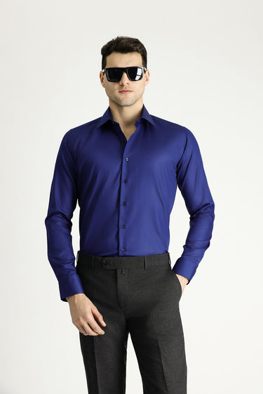 Orta Lacivert Uzun Kol Slim Fit Dar Kesim Klasik Non Iron Saten Pamuklu Gömlek