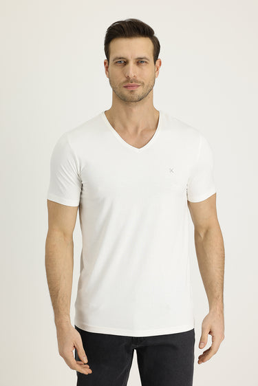 Ekru V Yaka Slim Fit Dar Kesim Nakışlı Pamuklu Tişört
