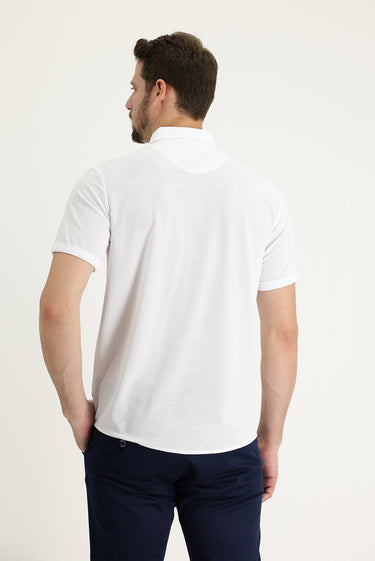 Beyaz Polo Yaka Regular Fit Düğmeli Tişört
