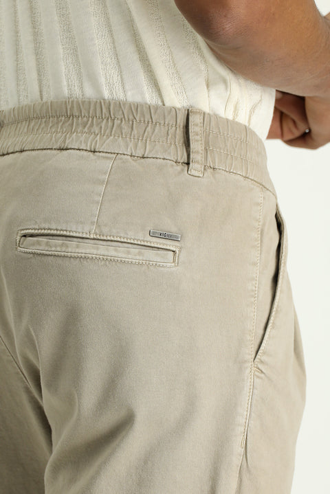 Orta Bej Regular Fit Standart Kesim Beli Lastikli Likralı Kanvas / Chino Pantolon