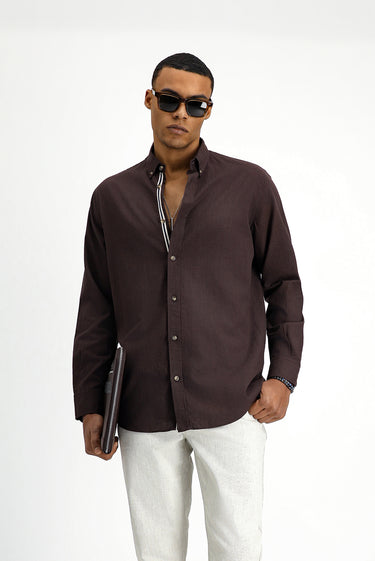 Koyu Kahve Uzun Kol Regular Fit Düğmeli Yaka Keten Görünümlü Spor Pamuk Gömlek