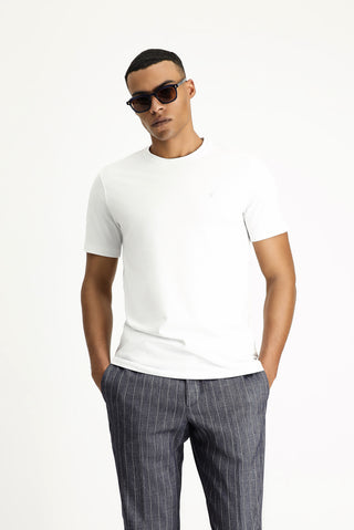 Beyaz Bisiklet Yaka Slim Fit Yumuşak Dokulu Pamuklu Likralı Esnek Tişört