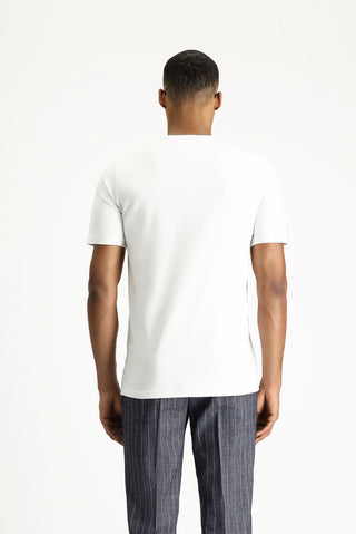 Beyaz Bisiklet Yaka Slim Fit Yumuşak Dokulu Pamuklu Likralı Esnek Tişört