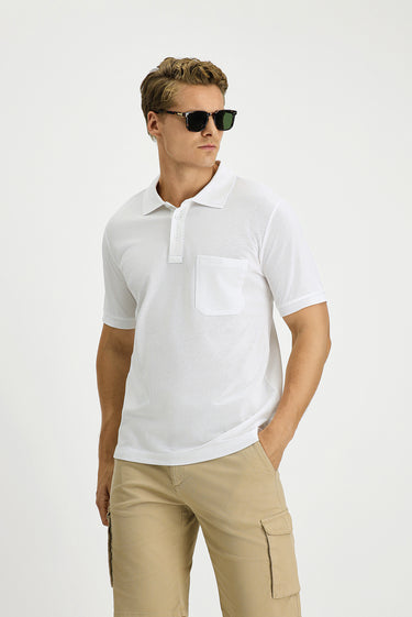 Beyaz Regular Fit Pamuk Nakışlı Cepli Kıvrılmaz Polo Yaka Tişört