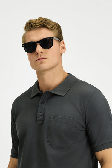 Koyu Antrasit Regular Fit Pamuk Nakışlı Cepli Kıvrılmaz Polo Yaka Tişört