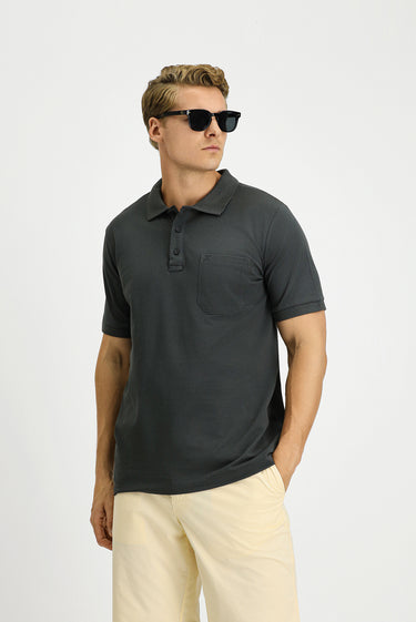 Koyu Antrasit Regular Fit Pamuk Nakışlı Cepli Kıvrılmaz Polo Yaka Tişört