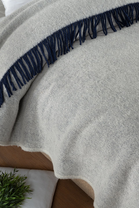 Koyu Lacivert Tek Kişilik Yünlü Battaniye