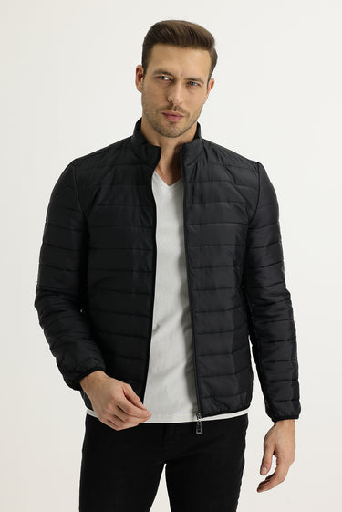 Siyah Slim Fit Dar Kesim Kapitone Spor Mont