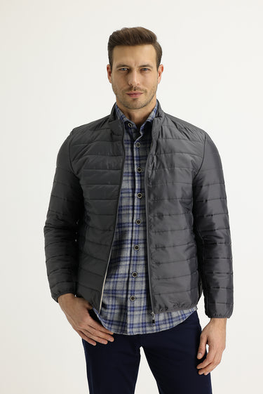 Orta Antrasit Slim Fit Dar Kesim Kapitone Spor Mont