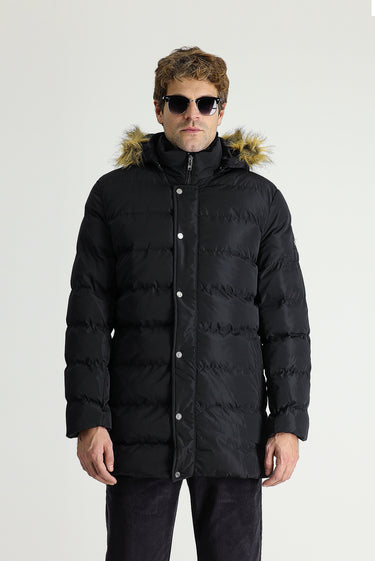 Siyah Kapüşonlu Şişme Kaban