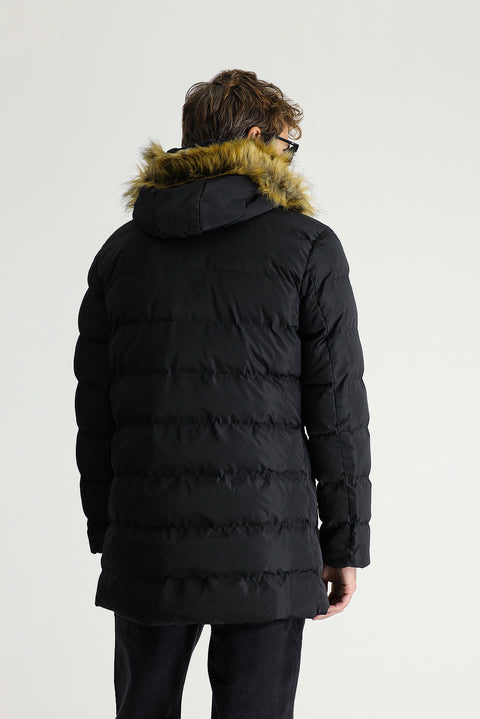 Siyah Kapüşonlu Şişme Kaban