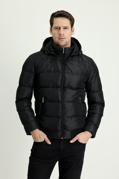 Siyah Kapüşonlu Şişme Mont