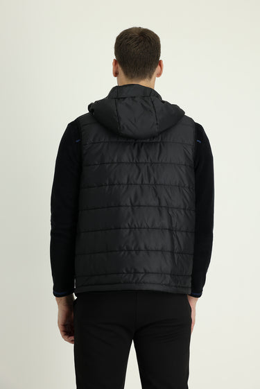 Siyah Slim Fit Dar Kesim Kapüşonlu Spor Yelek