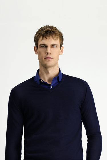 Koyu Lacivert V Yaka Regular Fit Yünlü Triko Kazak