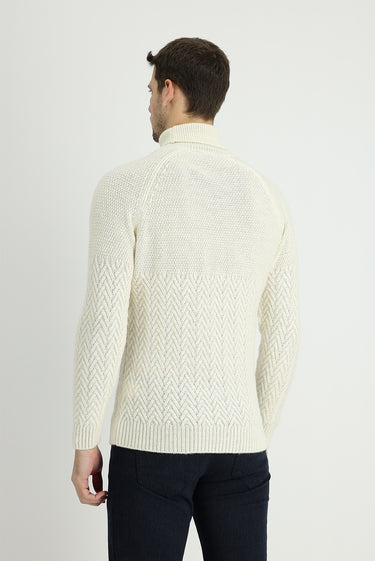 Ekru Balıkçı Yaka Slim Fit Dar Kesim Desenli Yünlü Triko Kazak