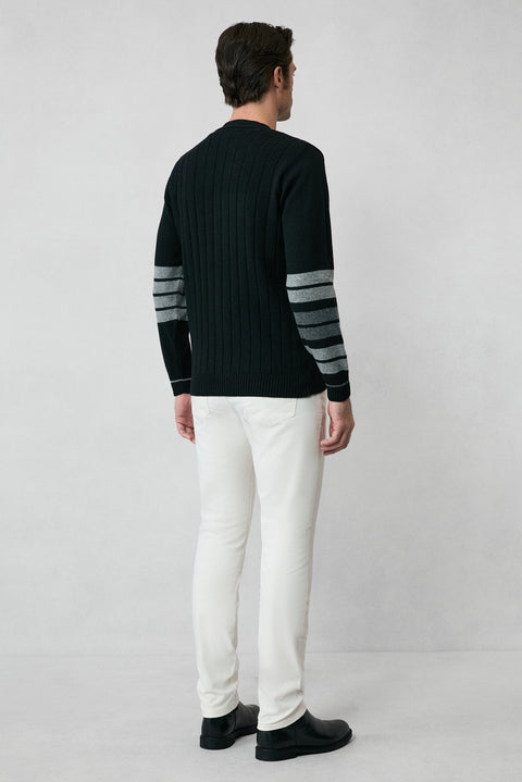 Siyah Yünlü Desenli Triko Hırka