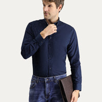 Koyu Lacivert Uzun Kol Slim Fit Dar Kesim Baskılı Pamuk Düğmeli Yaka Gömlek