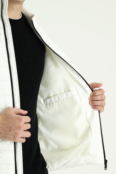 Beyaz Slim Fit Dar Kesim Kapitone Spor Mont