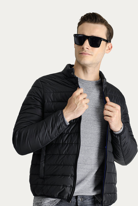 Siyah Dik Yaka Fermuarlı Cepli Kapitone Spor Mont