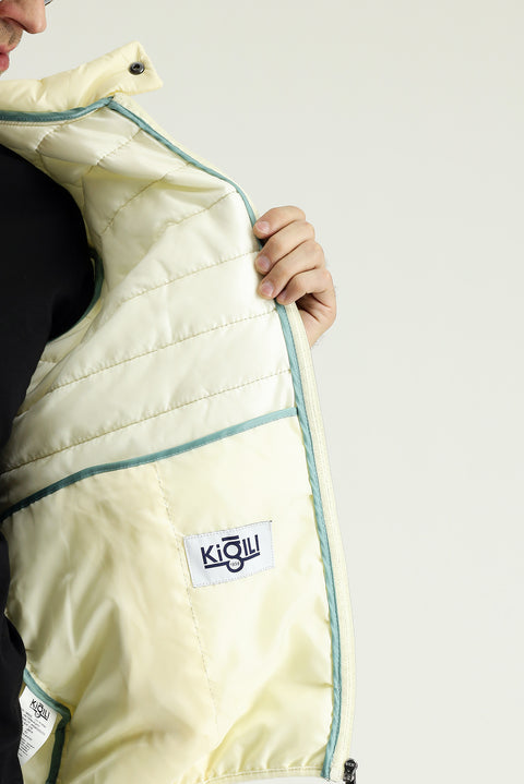 Ekru Dik Yaka Fermuarlı Cepli Kapitone Spor Mont