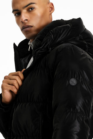  Siyah Kapüşonlu Şişme Deri Görünümlü Mont