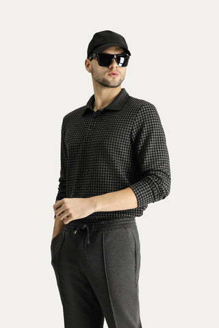  Siyah Polo Yaka Desenli Nakışlı Sweatshirt