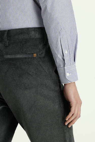 Koyu Füme Relaxed Fit Rahat Kesim Likralı Kadife Pantolon