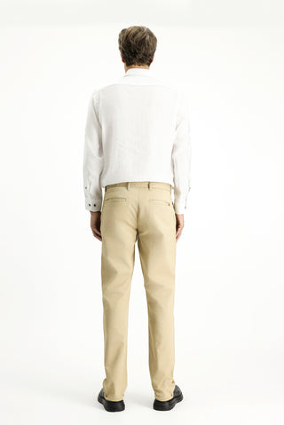  Beyaz Uzun Kol Regular Fit Düğmeli Yaka Spor Gömlek